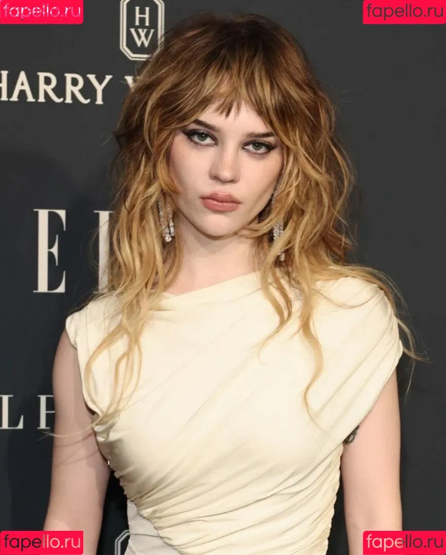 Sophie Thatcher / soapy.t / sophie_thatcher Onlyfans Photo Gallery 