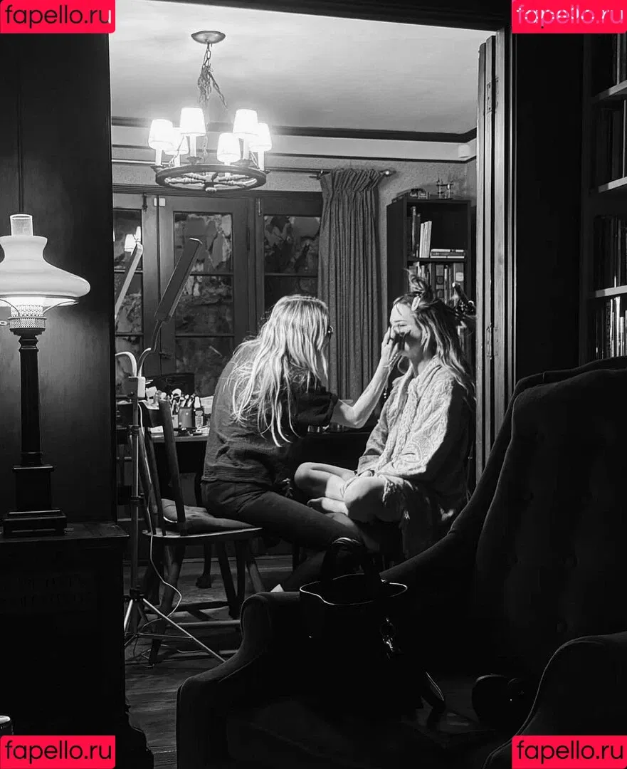 Sophie Thatcher / soapy.t / sophie_thatcher Onlyfans Photo Gallery 