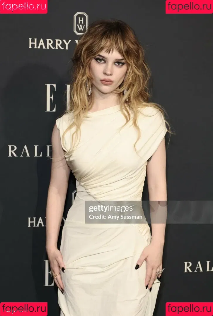 Sophie Thatcher / soapy.t / sophie_thatcher Onlyfans Photo Gallery 