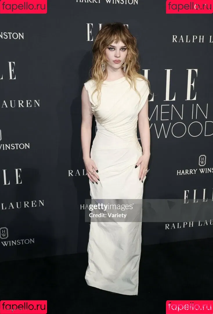 Sophie Thatcher / soapy.t / sophie_thatcher Onlyfans Photo Gallery 