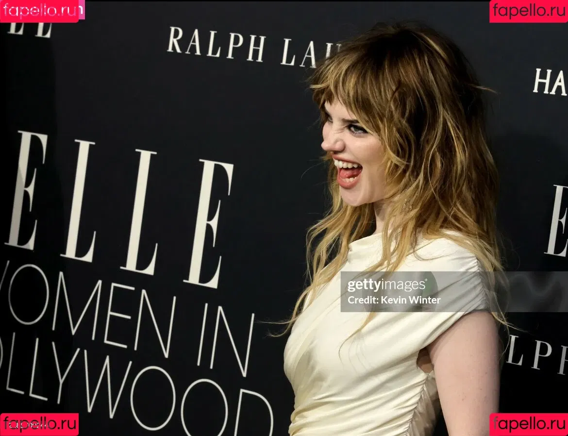 Sophie Thatcher / soapy.t / sophie_thatcher Onlyfans Photo Gallery 