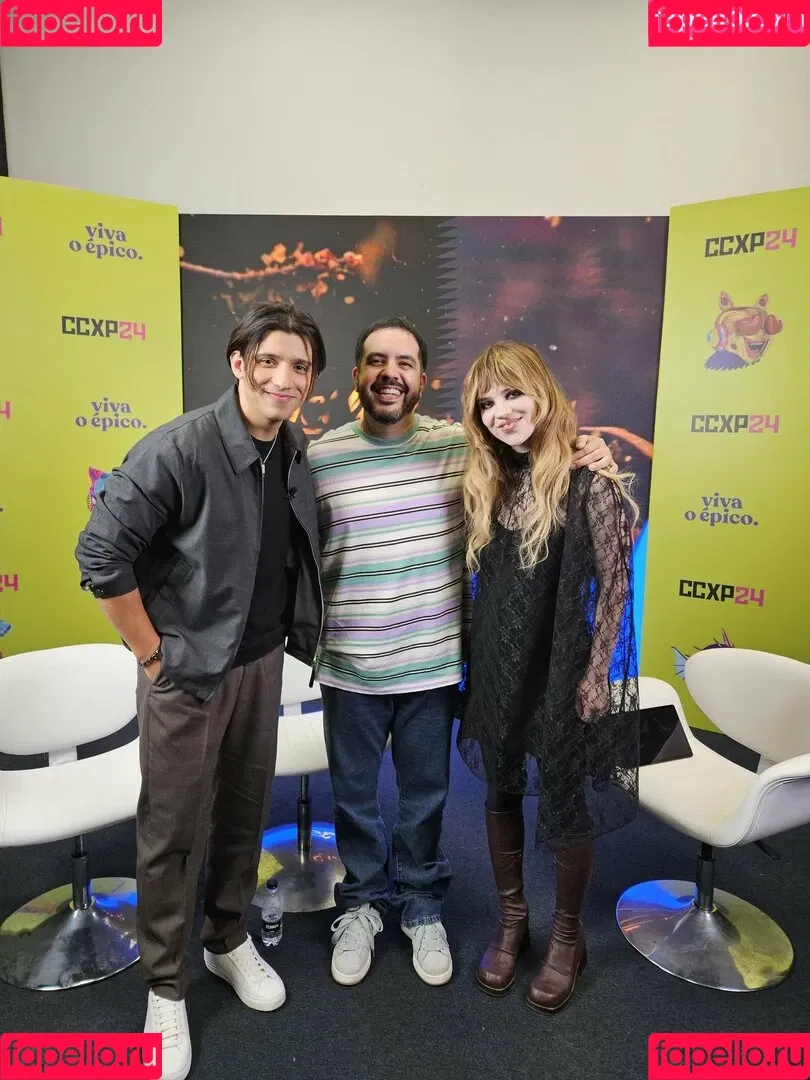 Sophie Thatcher / soapy.t / sophie_thatcher Onlyfans Photo Gallery 