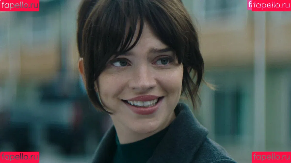 Sophie Thatcher / soapy.t / sophie_thatcher Onlyfans Photo Gallery 