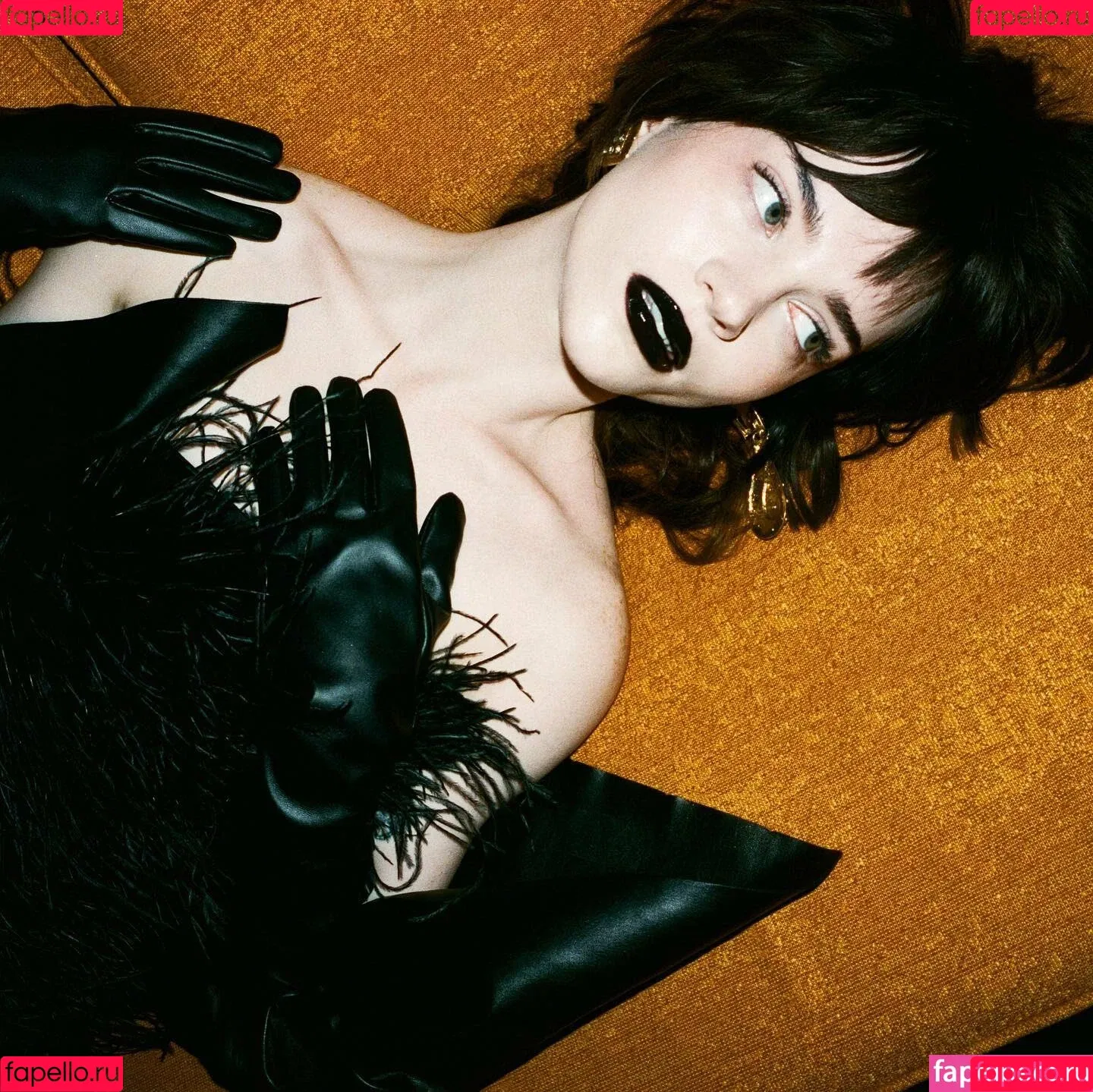 Sophie Thatcher / soapy.t / sophie_thatcher Onlyfans Photo Gallery 