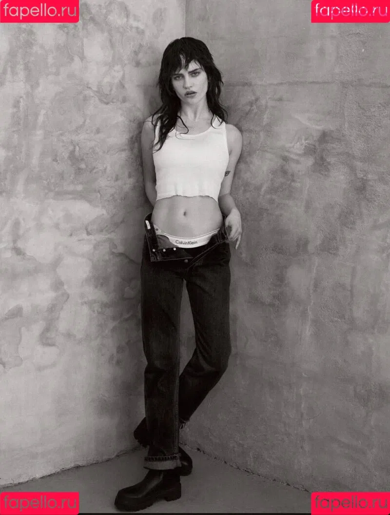 Sophie Thatcher / soapy.t / sophie_thatcher Onlyfans Photo Gallery 