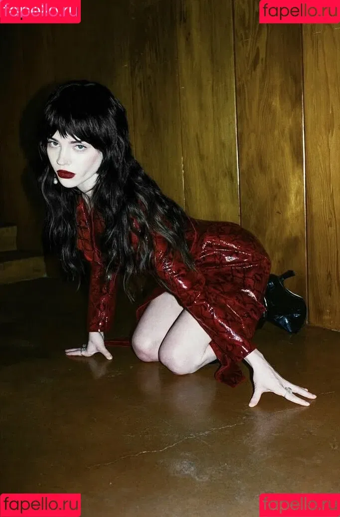 Sophie Thatcher / soapy.t / sophie_thatcher Onlyfans Photo Gallery 