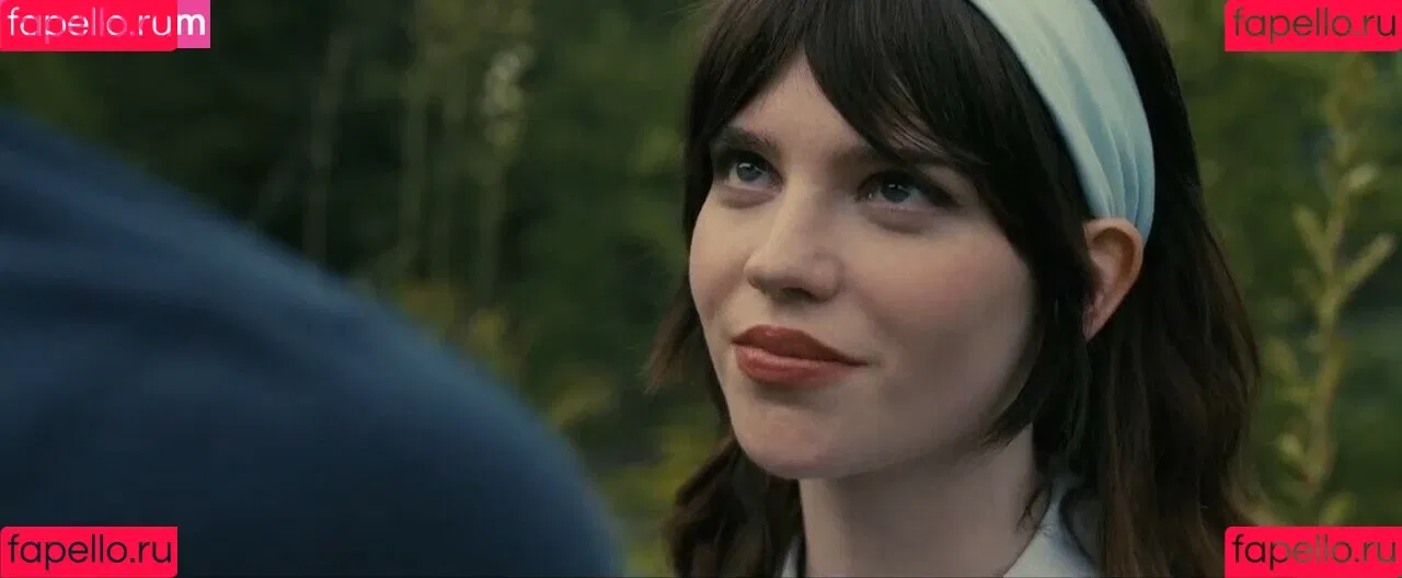 Sophie Thatcher / soapy.t / sophie_thatcher Onlyfans Photo Gallery 