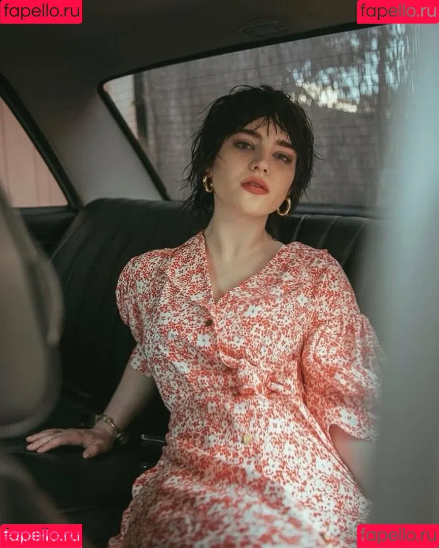 Sophie Thatcher / soapy.t / sophie_thatcher Onlyfans Photo Gallery 