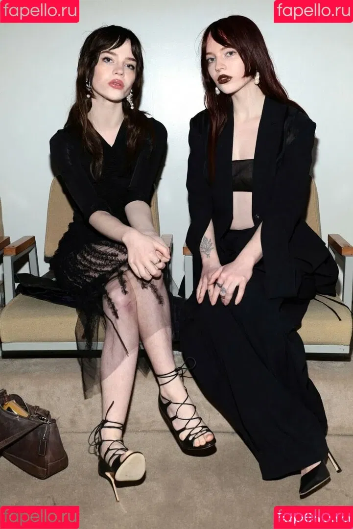 Sophie Thatcher / soapy.t / sophie_thatcher Onlyfans Photo Gallery 