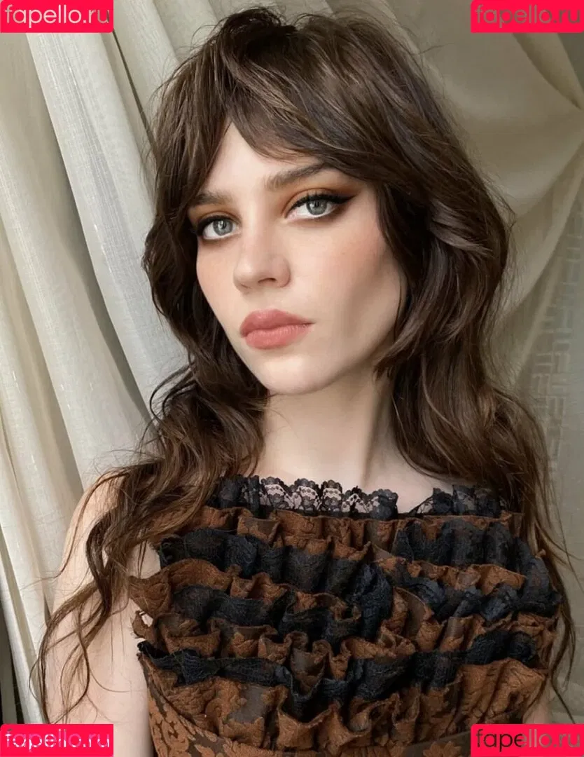 Sophie Thatcher / soapy.t / sophie_thatcher Onlyfans Photo Gallery 