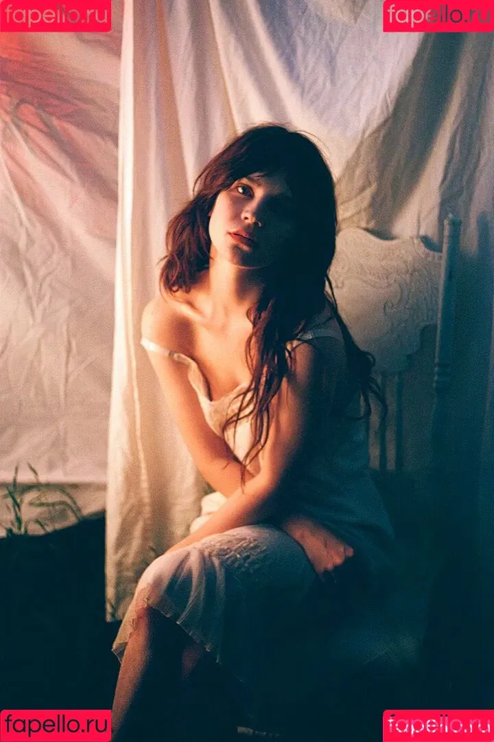 Sophie Thatcher / soapy.t / sophie_thatcher Onlyfans Photo Gallery 