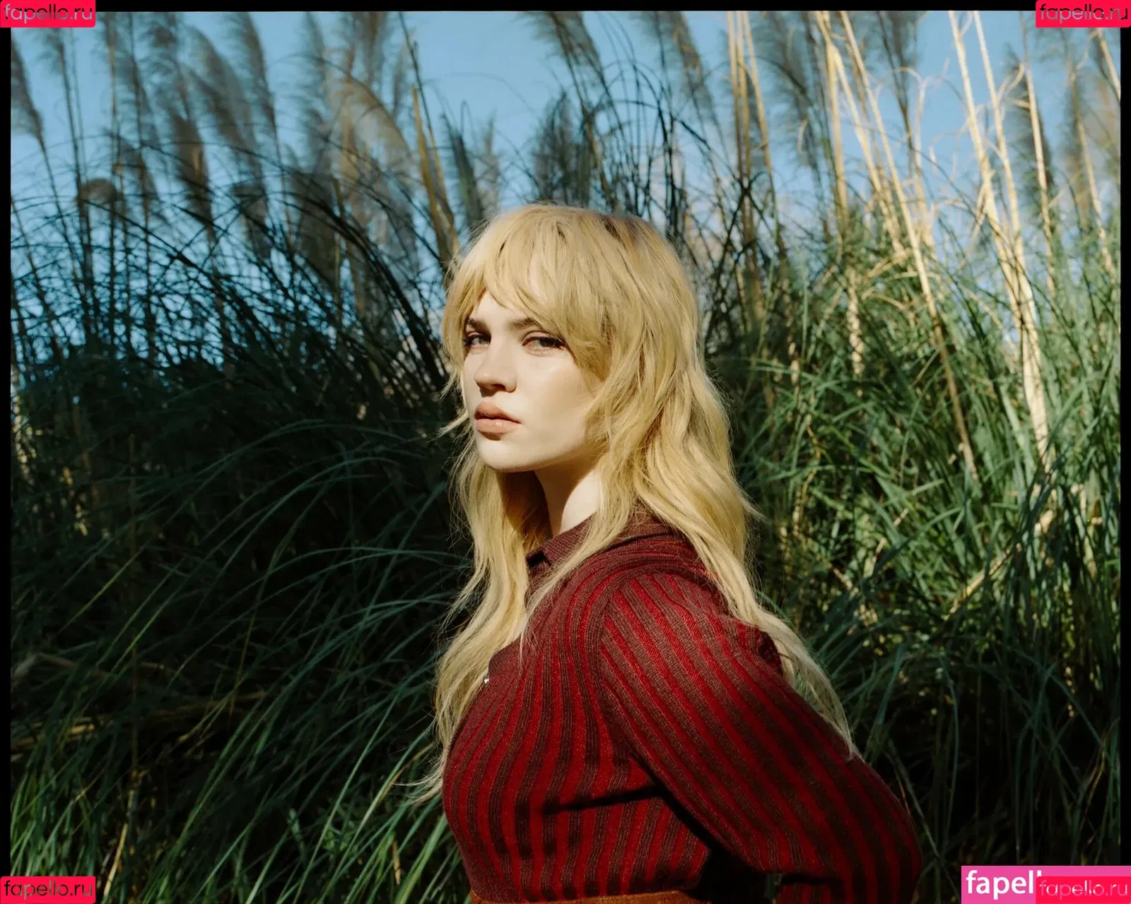 Sophie Thatcher / soapy.t / sophie_thatcher Onlyfans Photo Gallery 