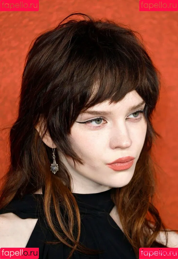 Sophie Thatcher / soapy.t / sophie_thatcher Onlyfans Photo Gallery 