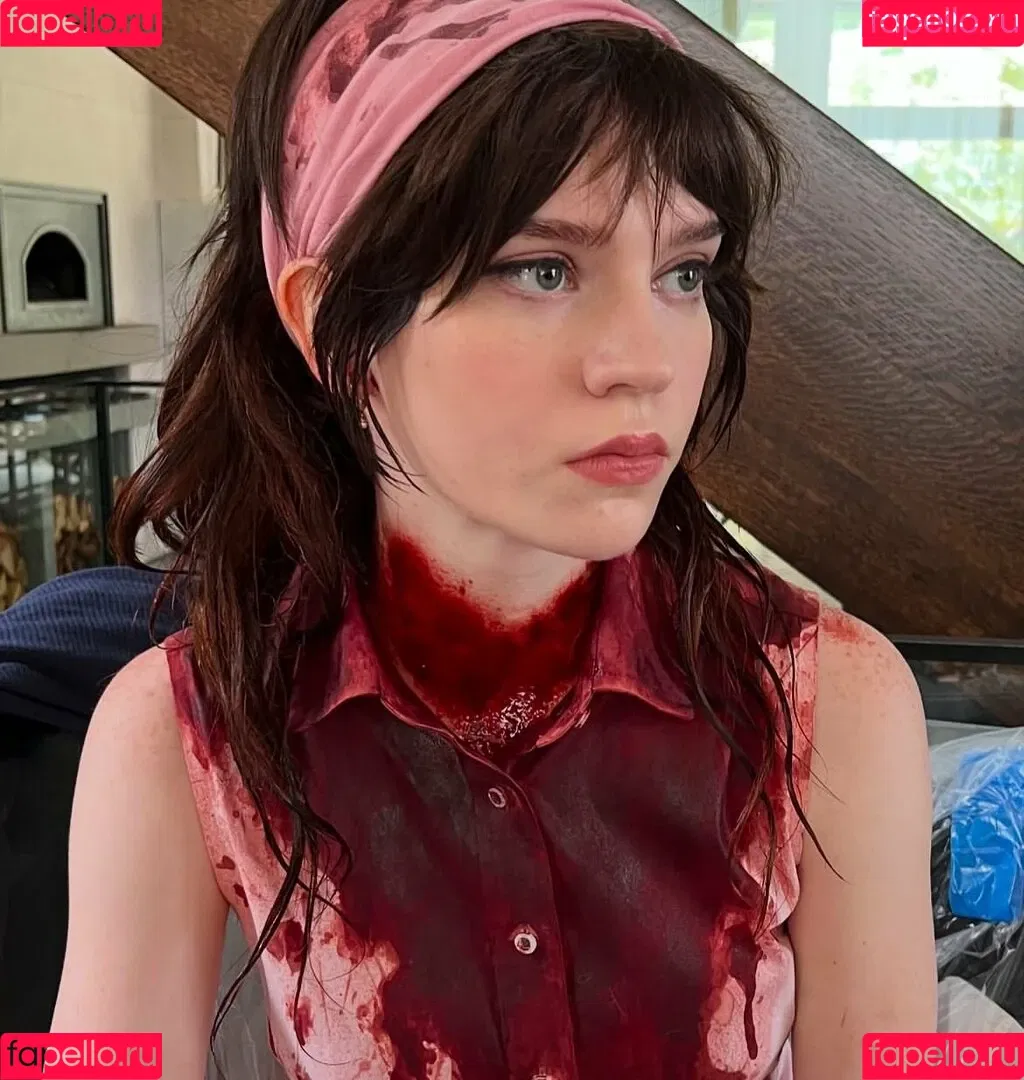 Sophie Thatcher / soapy.t / sophie_thatcher Onlyfans Photo Gallery 