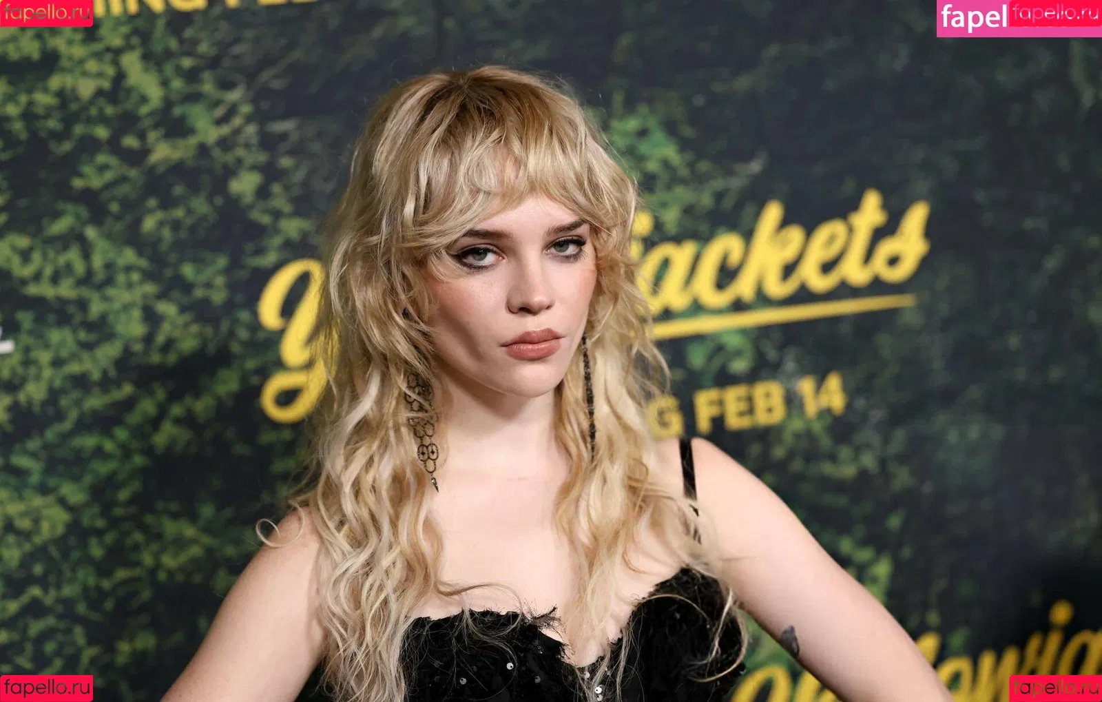 Sophie Thatcher / soapy.t / sophie_thatcher Onlyfans Photo Gallery 