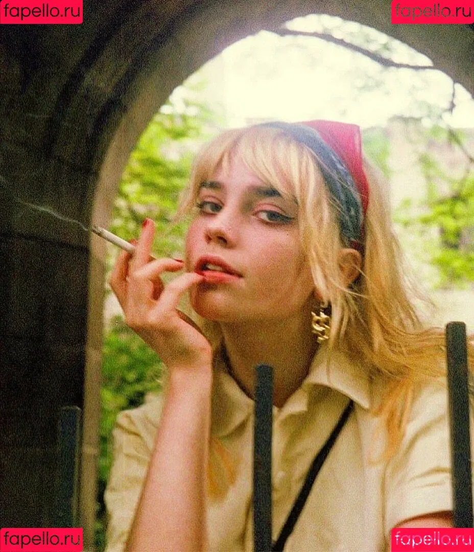 Sophie Thatcher / soapy.t / sophie_thatcher Onlyfans Photo Gallery 