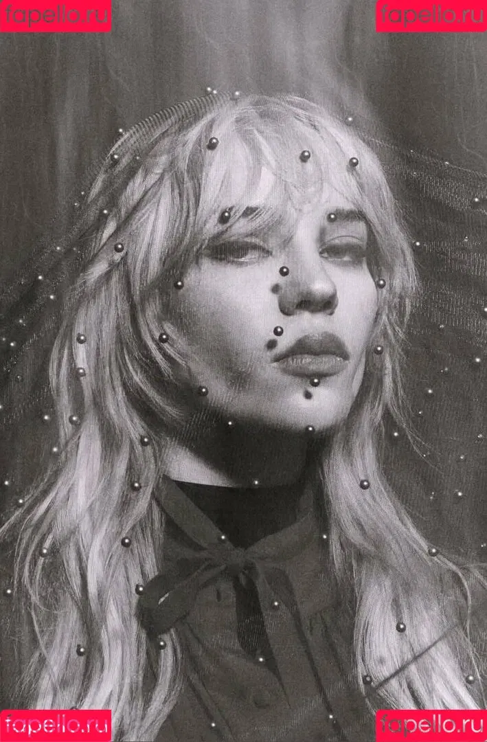 Sophie Thatcher / soapy.t / sophie_thatcher Onlyfans Photo Gallery 