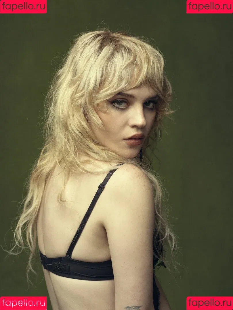 Sophie Thatcher / soapy.t / sophie_thatcher Onlyfans Photo Gallery 