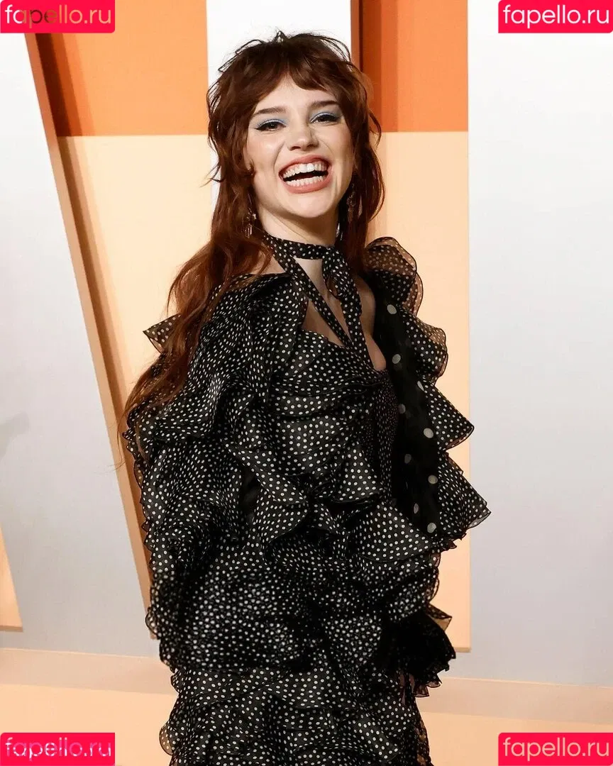 Sophie Thatcher / soapy.t / sophie_thatcher Onlyfans Photo Gallery 