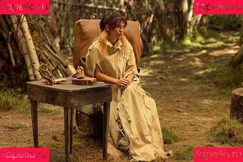 Sophie Thatcher / soapy.t / sophie_thatcher Onlyfans Photo Gallery 