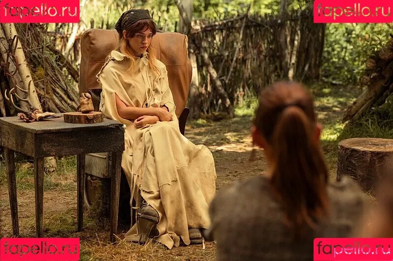 Sophie Thatcher / soapy.t / sophie_thatcher Onlyfans Photo Gallery 