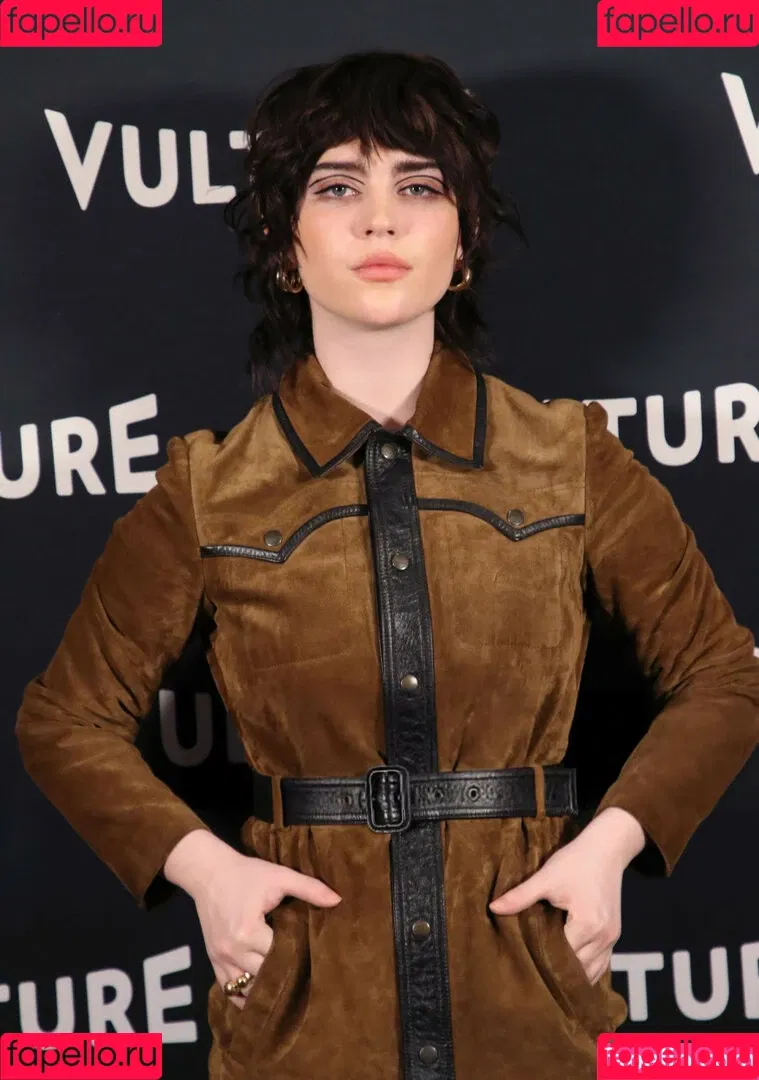 Sophie Thatcher / soapy.t / sophie_thatcher Onlyfans Photo Gallery 