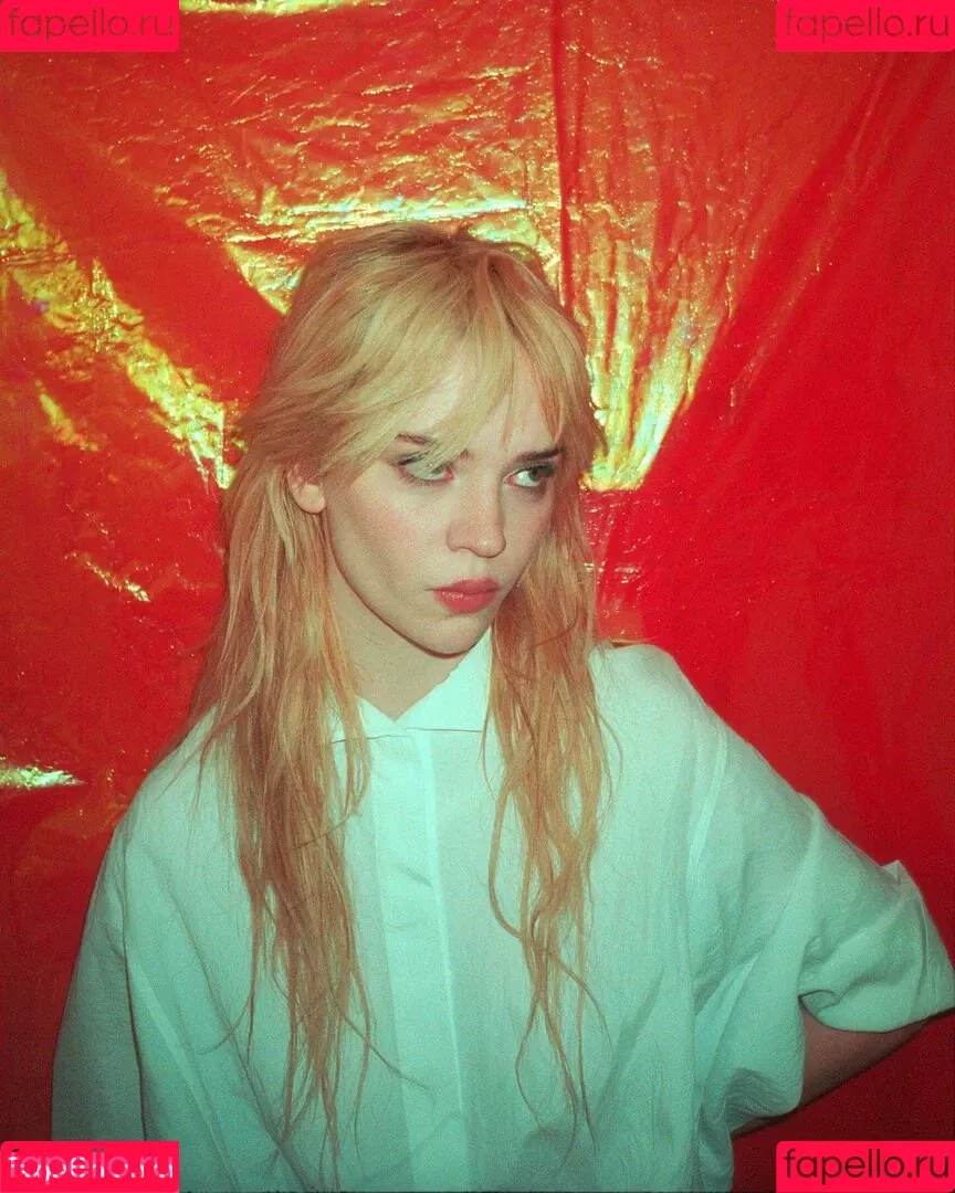 Sophie Thatcher / soapy.t / sophie_thatcher Onlyfans Photo Gallery 