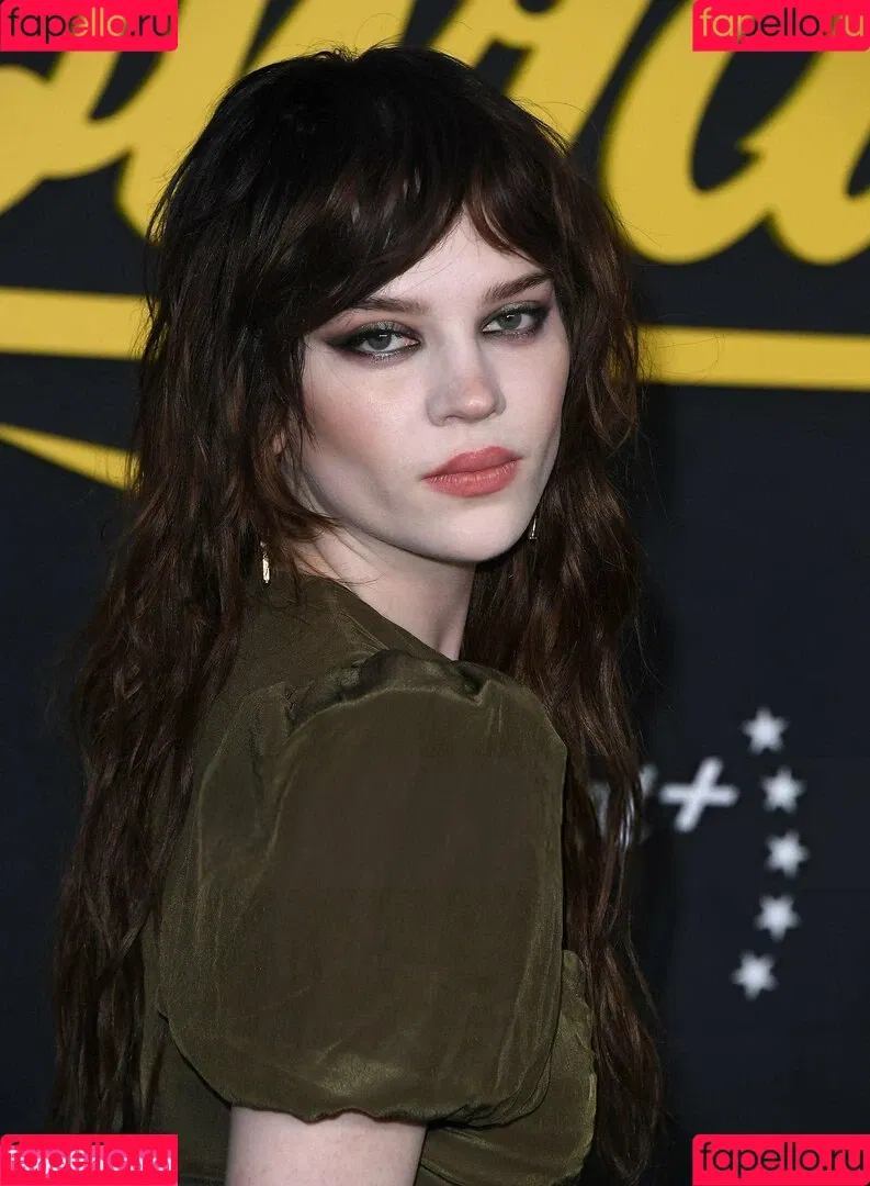 Sophie Thatcher / soapy.t / sophie_thatcher Onlyfans Photo Gallery 