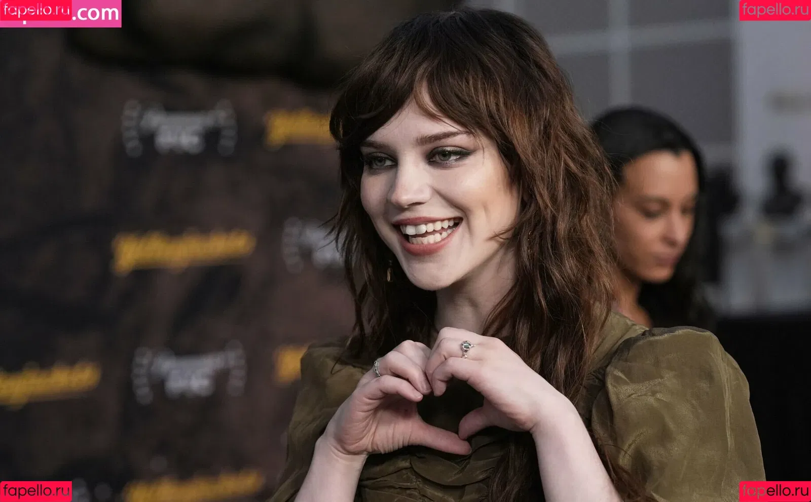 Sophie Thatcher / soapy.t / sophie_thatcher Onlyfans Photo Gallery 