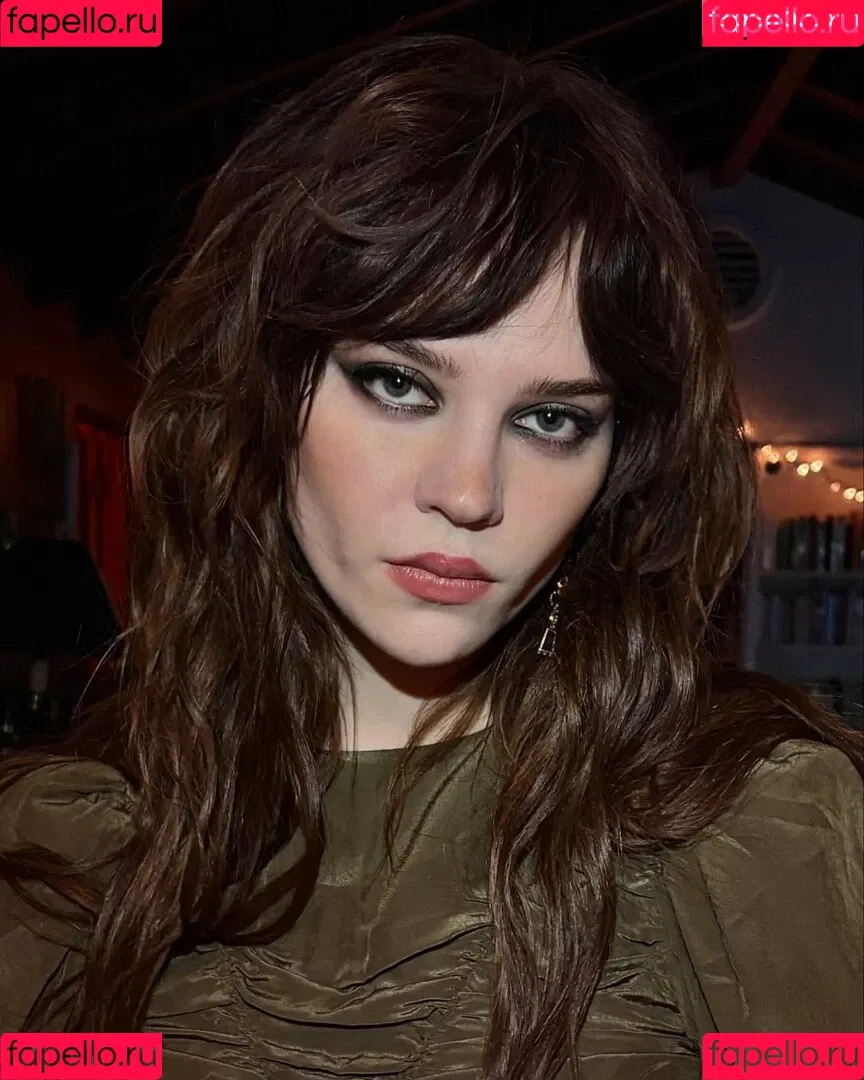 Sophie Thatcher / soapy.t / sophie_thatcher Onlyfans Photo Gallery 