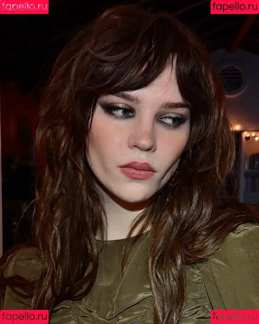 Sophie Thatcher / soapy.t / sophie_thatcher Onlyfans Photo Gallery 