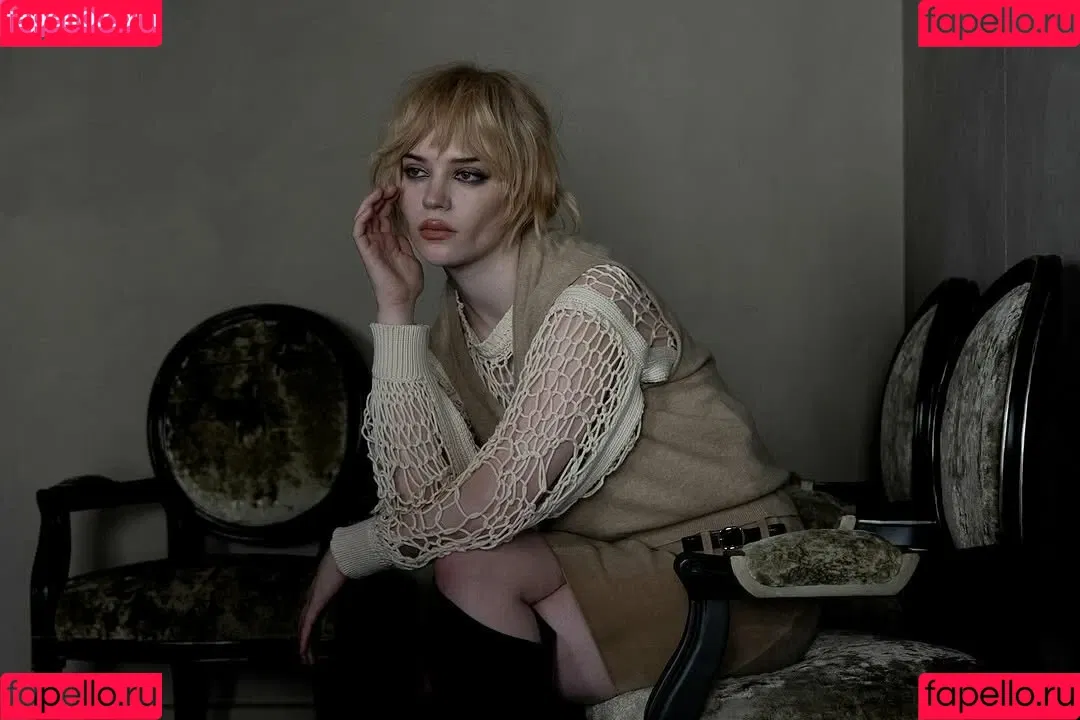 Sophie Thatcher / soapy.t / sophie_thatcher Onlyfans Photo Gallery 