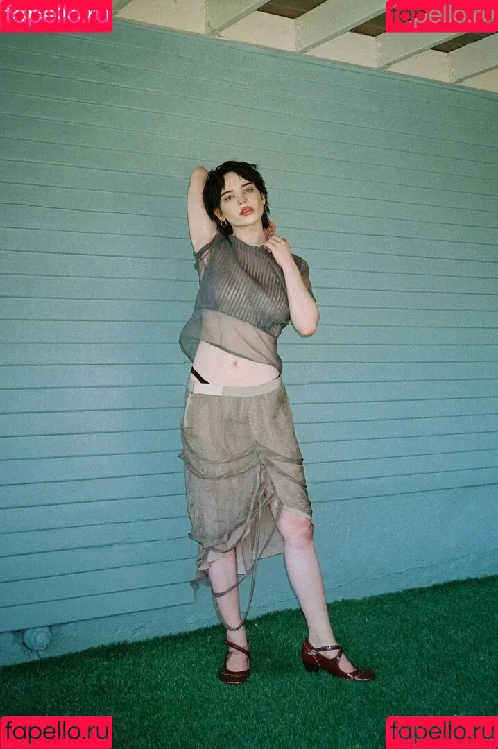 Sophie Thatcher / soapy.t / sophie_thatcher Onlyfans Photo Gallery 