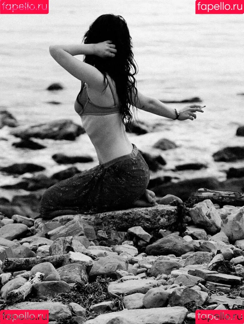 Sophie Thatcher / soapy.t / sophie_thatcher Onlyfans Photo Gallery 