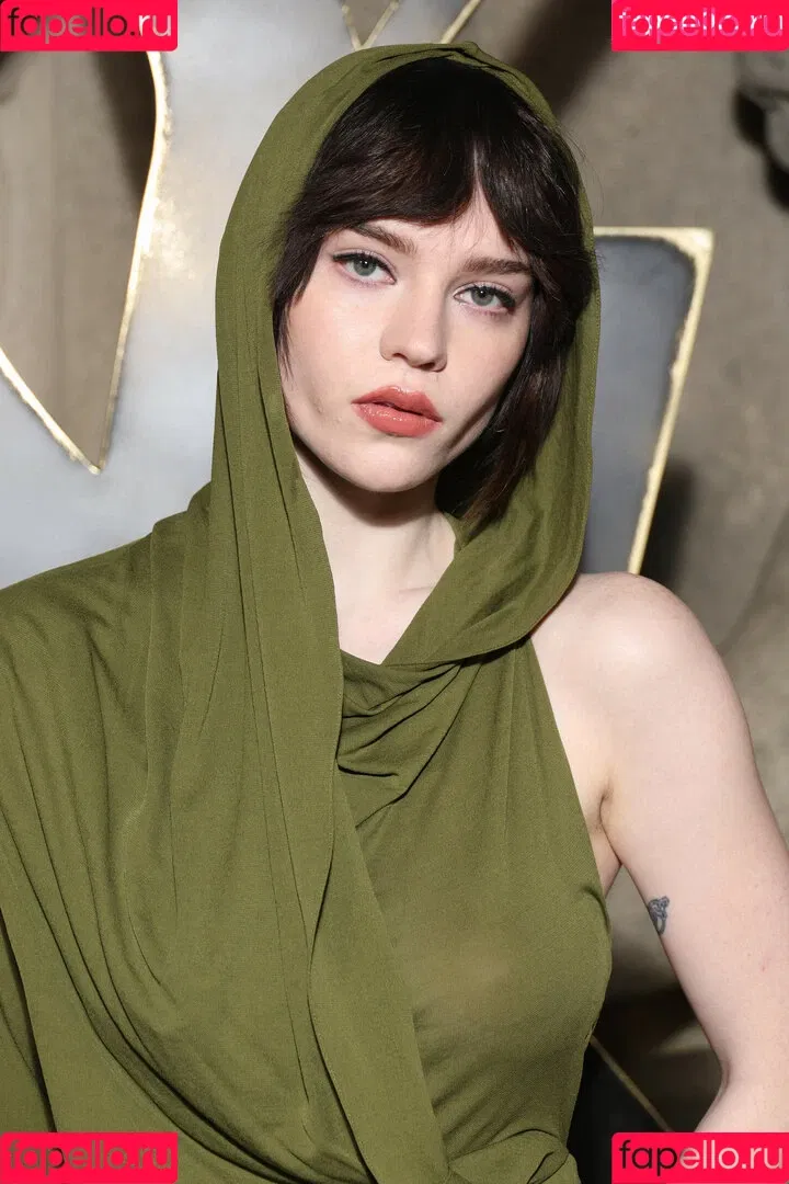 Sophie Thatcher / soapy.t / sophie_thatcher Onlyfans Photo Gallery 