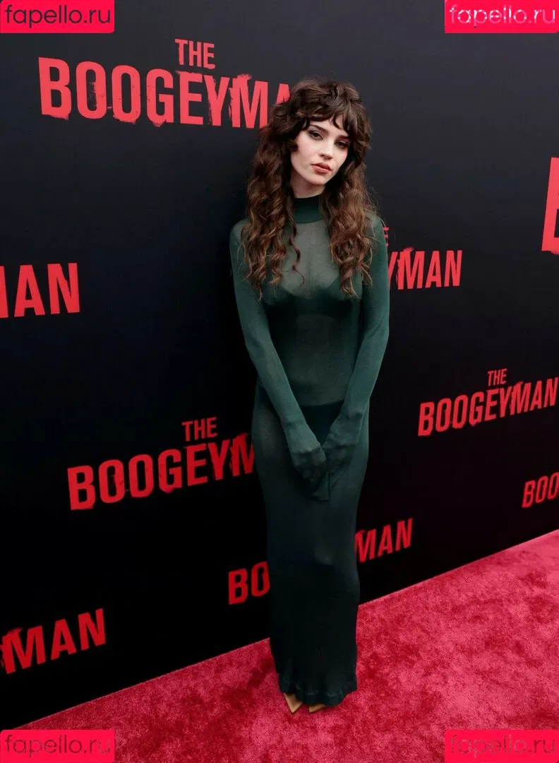 Sophie Thatcher / soapy.t / sophie_thatcher Onlyfans Photo Gallery 