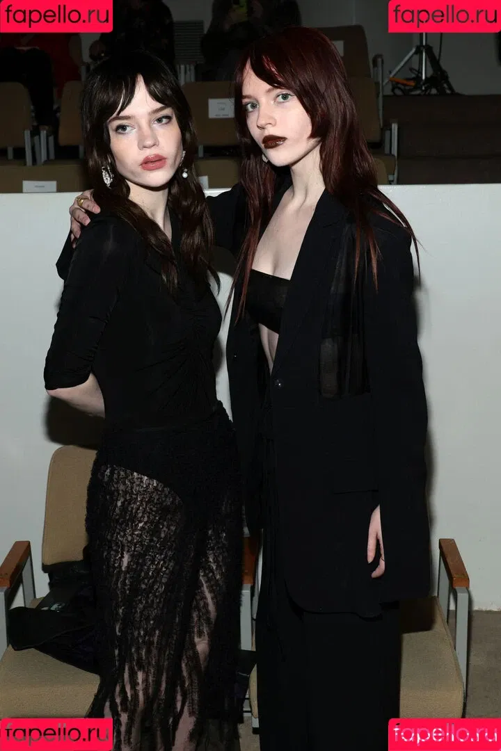 Sophie Thatcher / soapy.t / sophie_thatcher Onlyfans Photo Gallery 