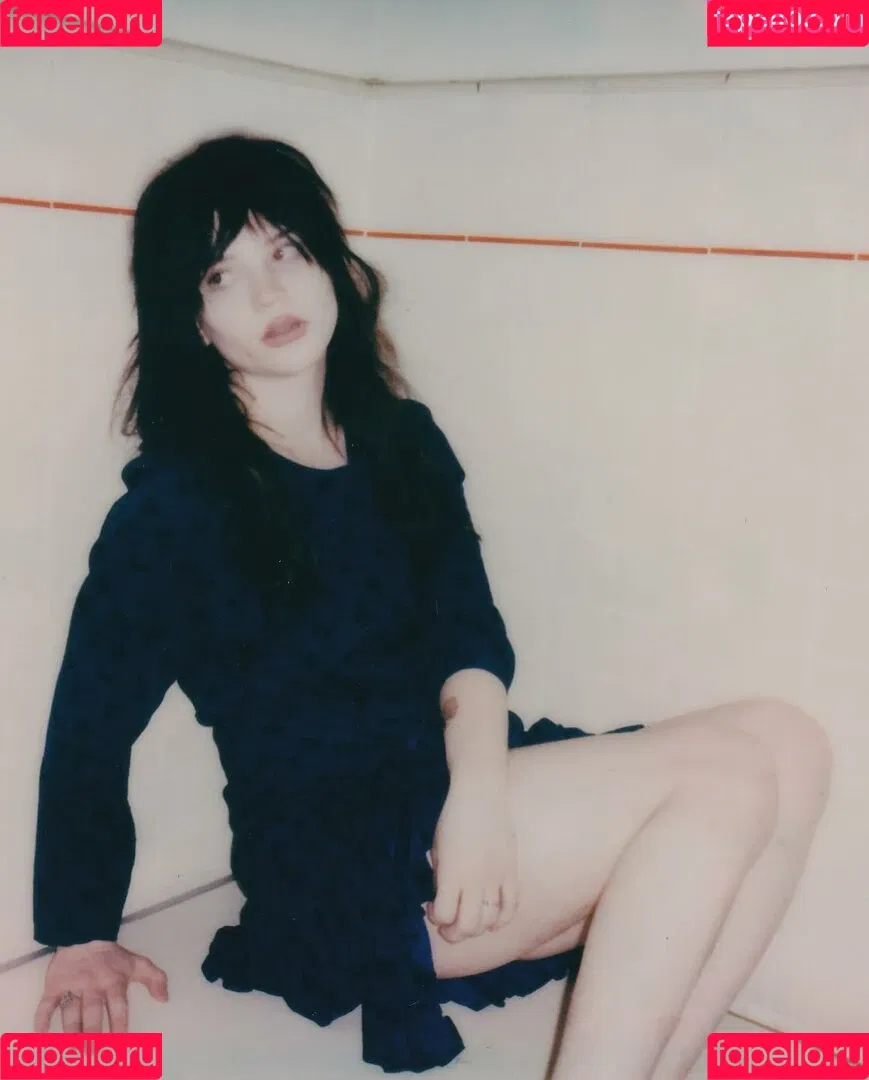 Sophie Thatcher / soapy.t / sophie_thatcher Onlyfans Photo Gallery 