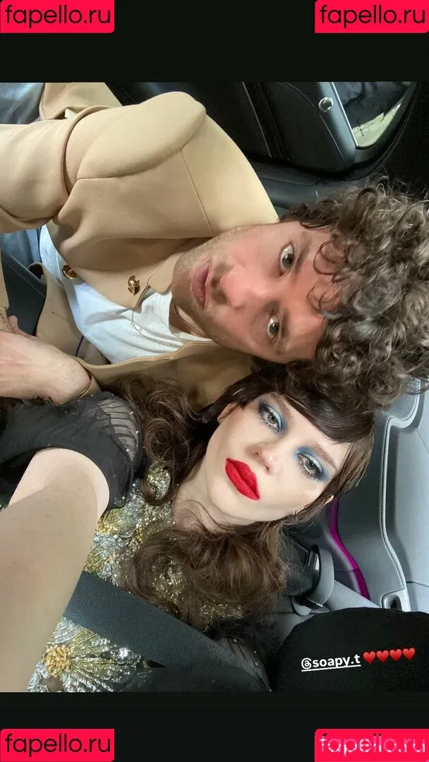 Sophie Thatcher / soapy.t / sophie_thatcher Onlyfans Photo Gallery 