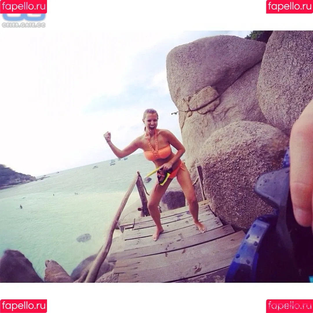 Laura Wontorra / LauraWontorra / laura_wontorra / laurachesnok Onlyfans Photo Gallery 