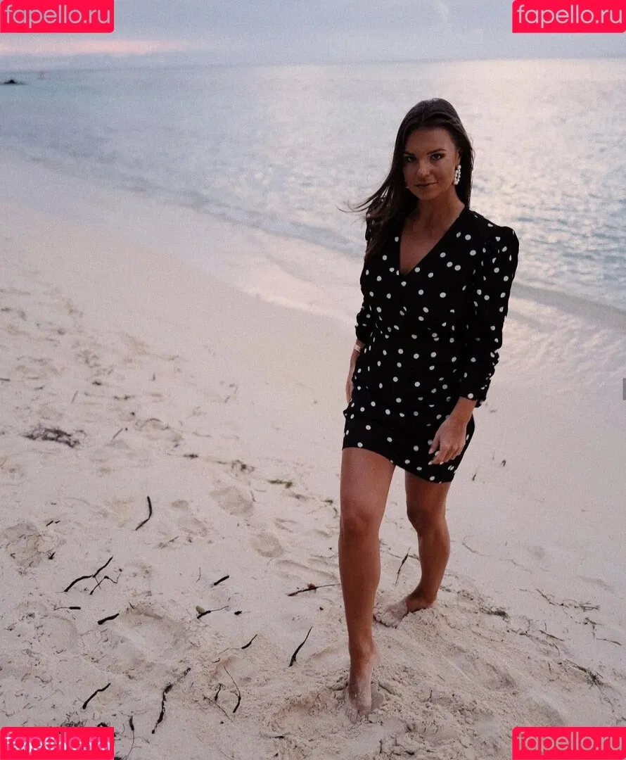 Laura Wontorra / LauraWontorra / laura_wontorra / laurachesnok Onlyfans Photo Gallery 