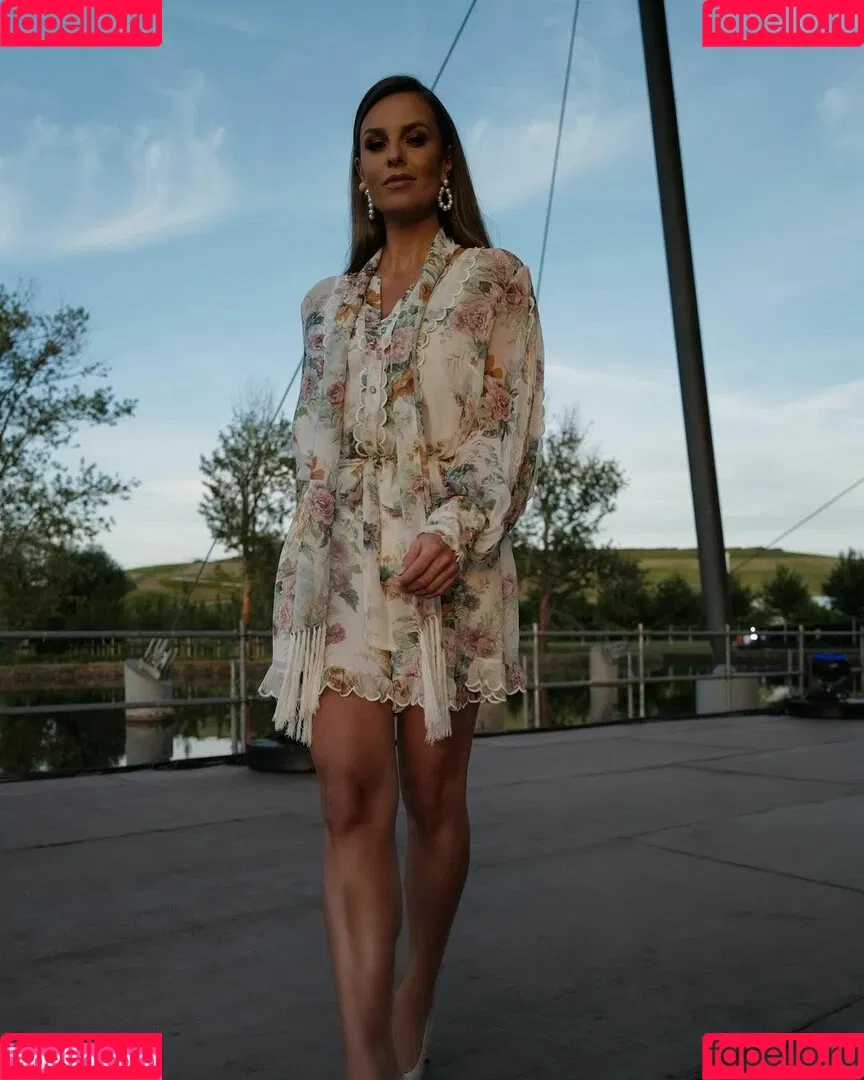 Laura Wontorra / LauraWontorra / laura_wontorra / laurachesnok Onlyfans Photo Gallery 