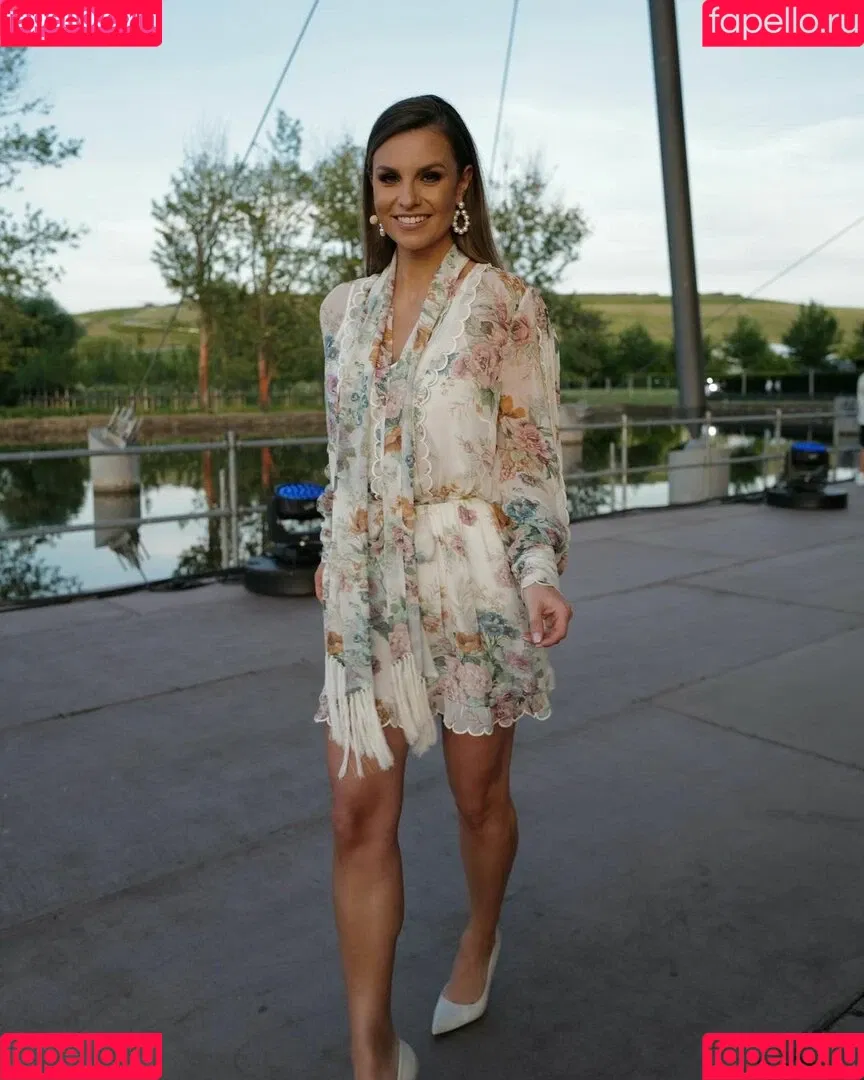 Laura Wontorra / LauraWontorra / laura_wontorra / laurachesnok Onlyfans Photo Gallery 