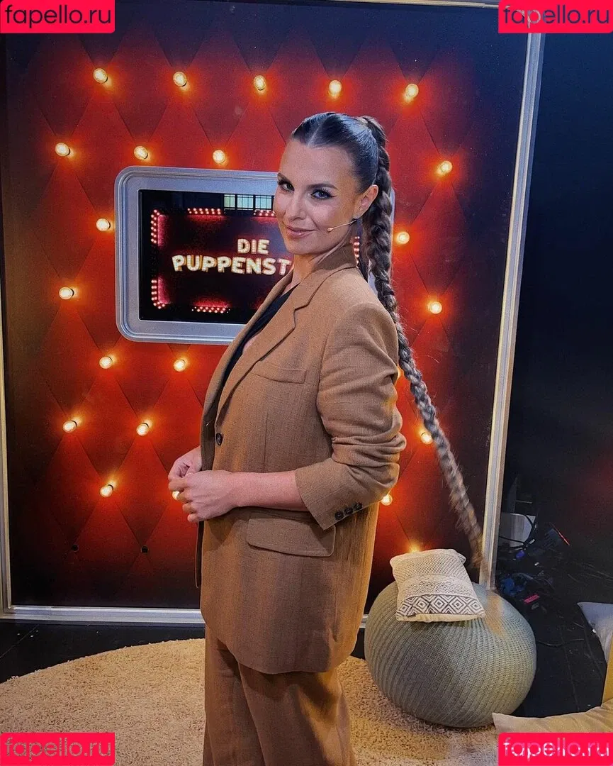 Laura Wontorra / LauraWontorra / laura_wontorra / laurachesnok Onlyfans Photo Gallery 