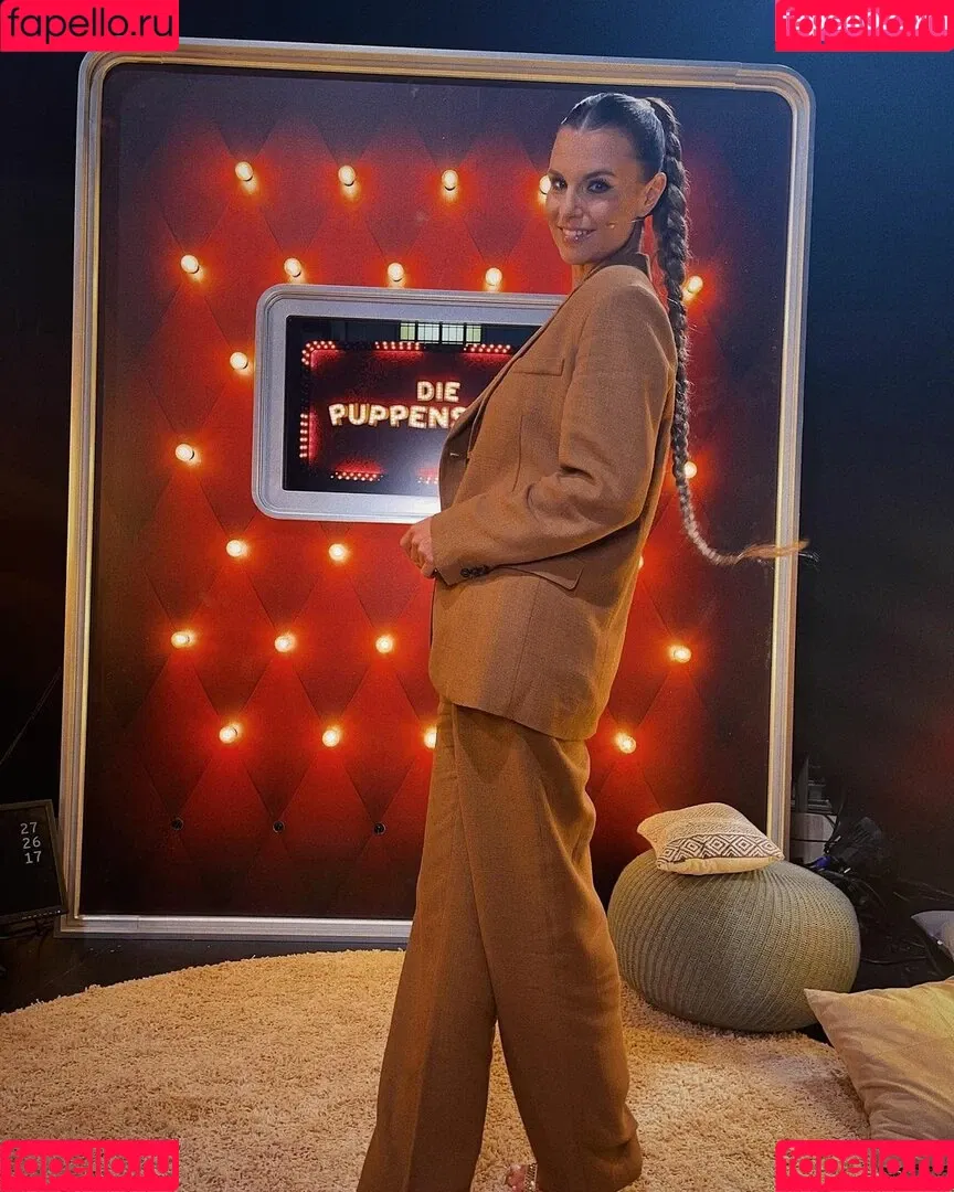 Laura Wontorra / LauraWontorra / laura_wontorra / laurachesnok Onlyfans Photo Gallery 