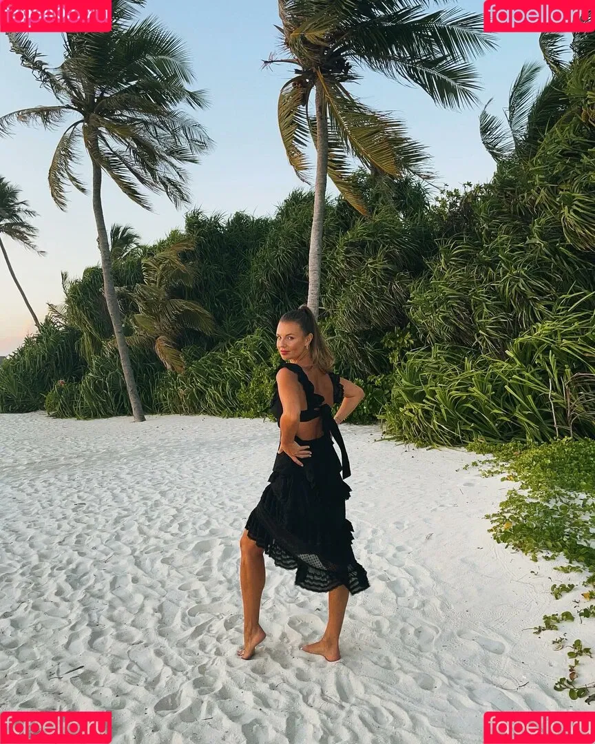 Laura Wontorra / LauraWontorra / laura_wontorra / laurachesnok Onlyfans Photo Gallery 