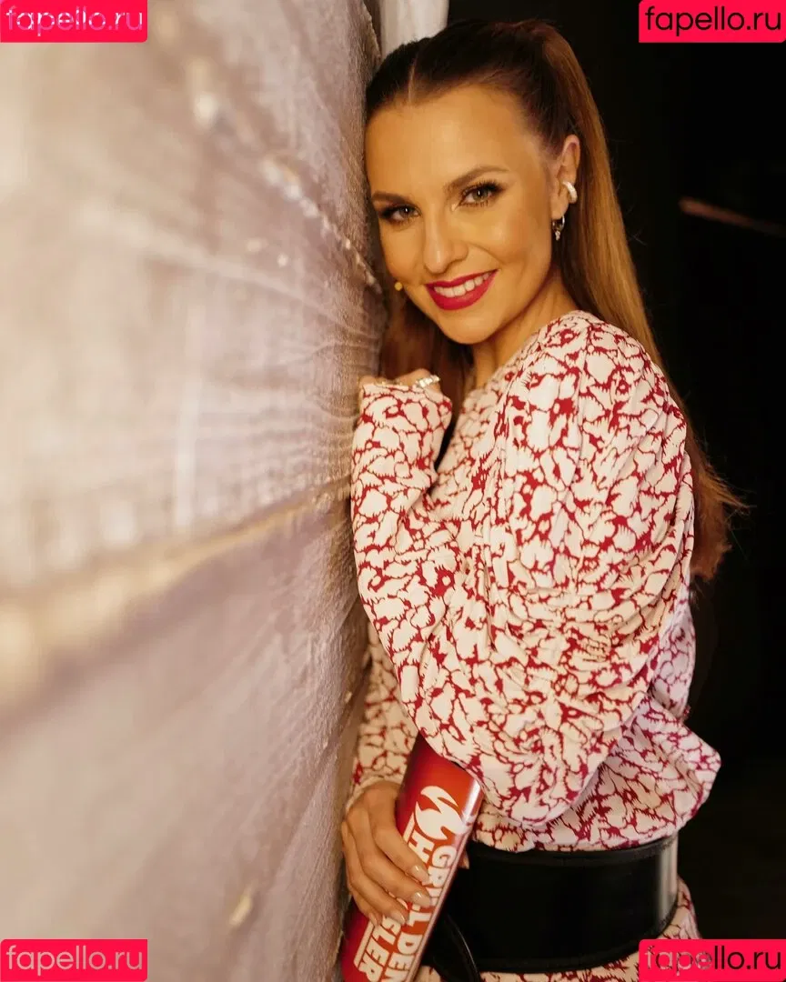 Laura Wontorra / LauraWontorra / laura_wontorra / laurachesnok Onlyfans Photo Gallery 