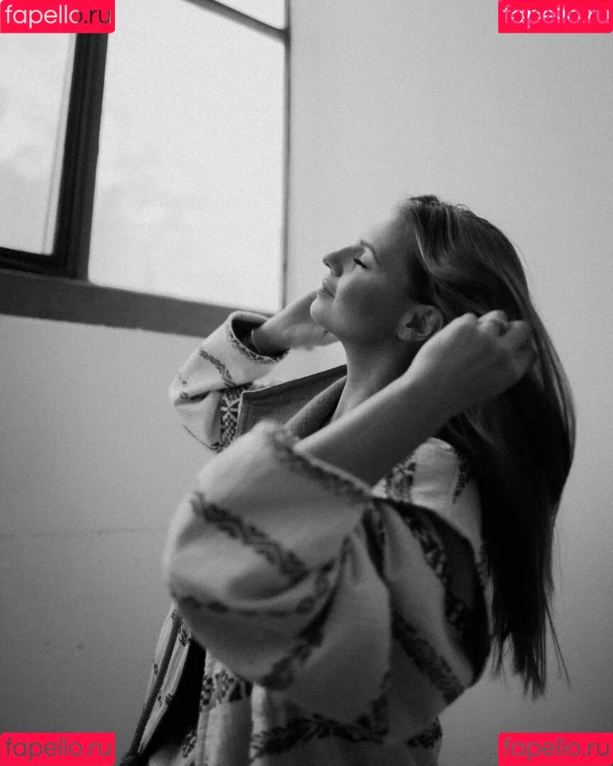 Laura Wontorra / LauraWontorra / laura_wontorra / laurachesnok Onlyfans Photo Gallery 