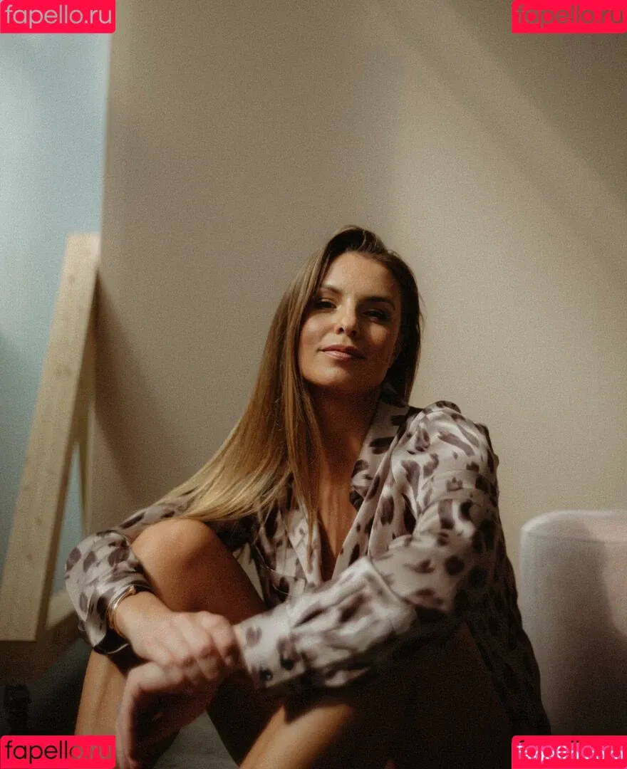 Laura Wontorra / LauraWontorra / laura_wontorra / laurachesnok Onlyfans Photo Gallery 