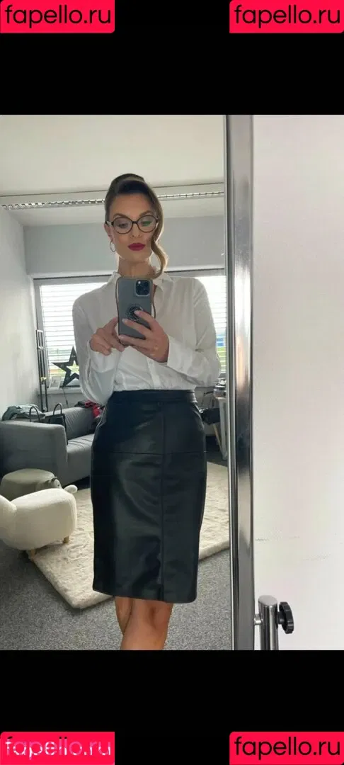 Laura Wontorra / LauraWontorra / laura_wontorra / laurachesnok Onlyfans Photo Gallery 